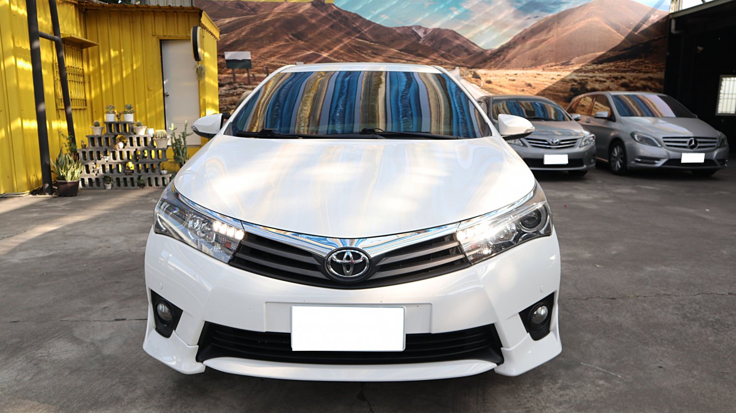 Toyota 豐田 ／ Altis ／ 2015年 ／ 2015年 Toyota Altis 白色 豐田中古車 ／ 九州欣旺汽車 (台南)