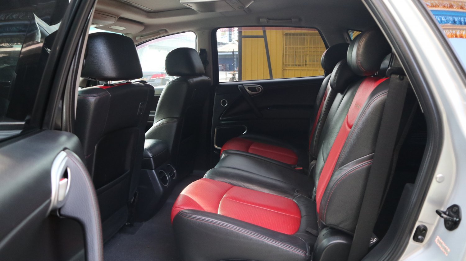 Luxgen 納智捷 ／ U7 ／ 2011年 ／ 2011年 Luxgen U7 銀色 納智捷中古休旅車 ／ 