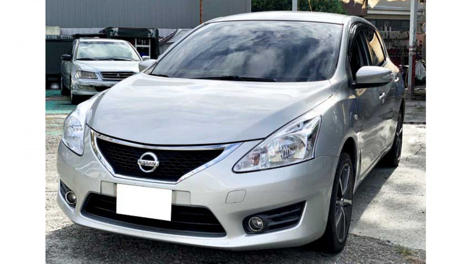 Nissan 日產 Tiida 13年nissan Big Tiida 銀色日產中古車 528汽車 台南