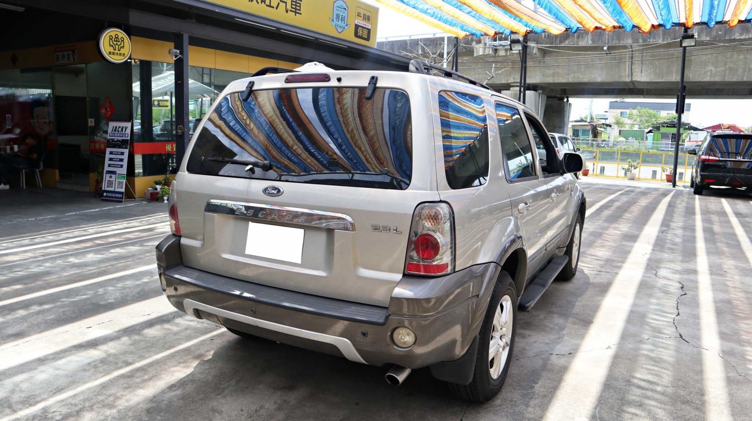 Ford 福特 ／ Escape ／ 2006年 ／ 2006年 Ford Escape 淺棕灰色 福特中古休旅車 ／ 成交區