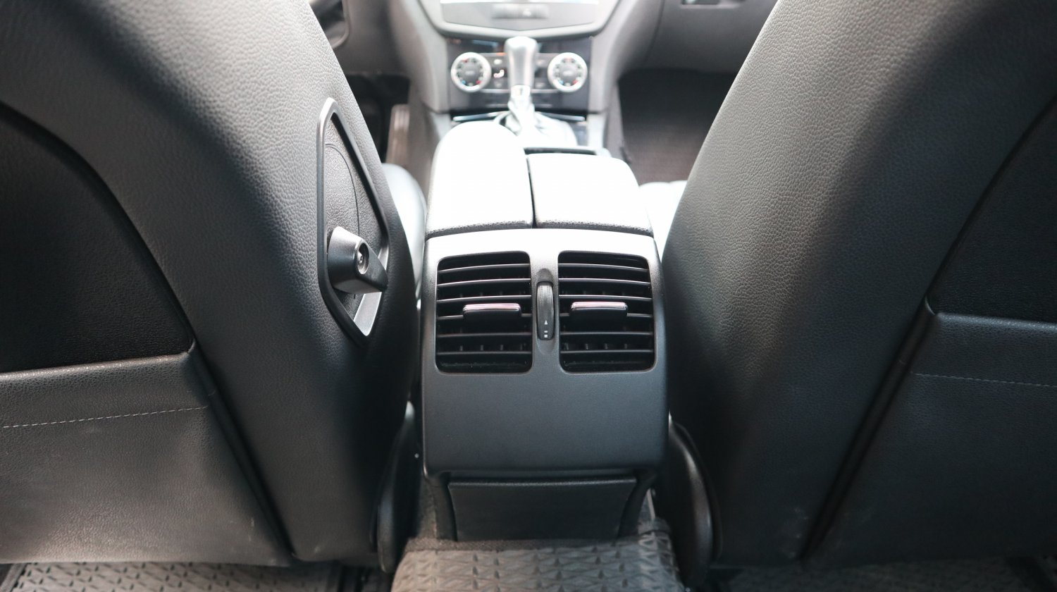 Benz 賓士 ／ C-Class ／ 2007年 ／ 2007年 Benz C200k 銀色 賓士中古車 ／ 成交區