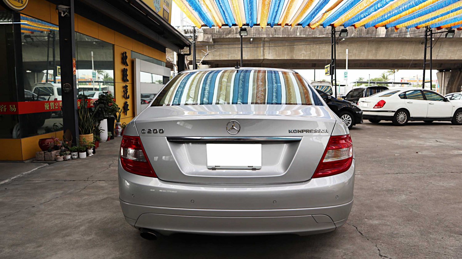 Benz 賓士 ／ C-Class ／ 2007年 ／ 2007年 Benz C200k 銀色 賓士中古車 ／ 九州欣旺汽車 (台南)