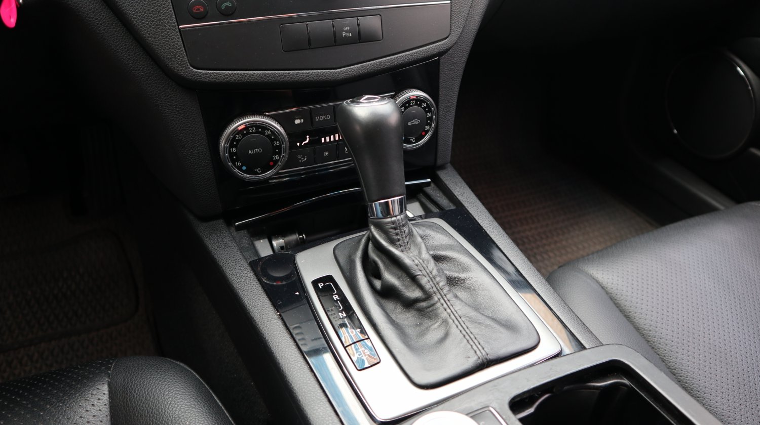 Benz 賓士 ／ C-Class ／ 2007年 ／ 2007年 Benz C200k 銀色 賓士中古車 ／ 成交區