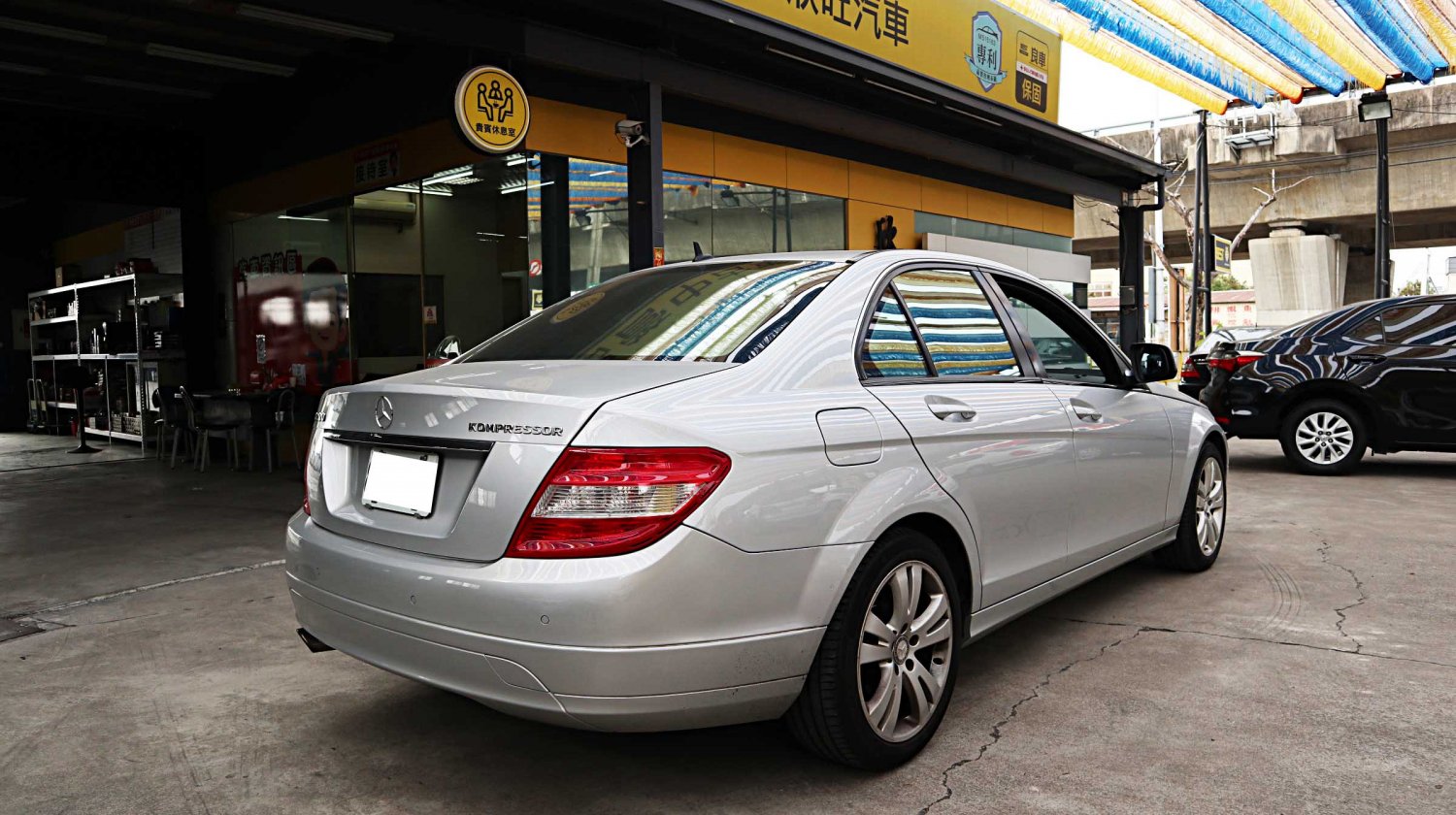 Benz 賓士 ／ C-Class ／ 2007年 ／ 2007年 Benz C200k 銀色 賓士中古車 ／ 九州欣旺汽車 (台南)