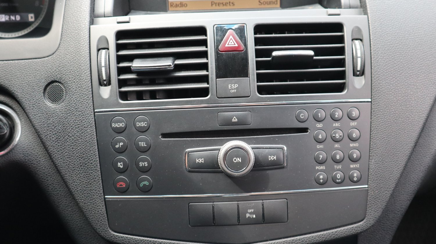 Benz 賓士 ／ C-Class ／ 2007年 ／ 2007年 Benz C200k 銀色 賓士中古車 ／ 成交區