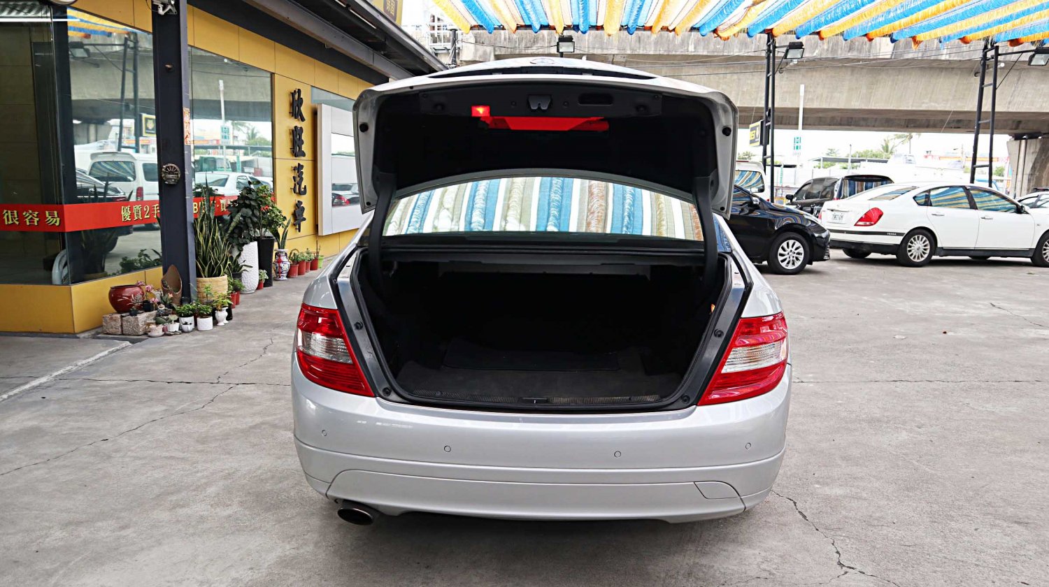 Benz 賓士 ／ C-Class ／ 2007年 ／ 2007年 Benz C200k 銀色 賓士中古車 ／ 成交區