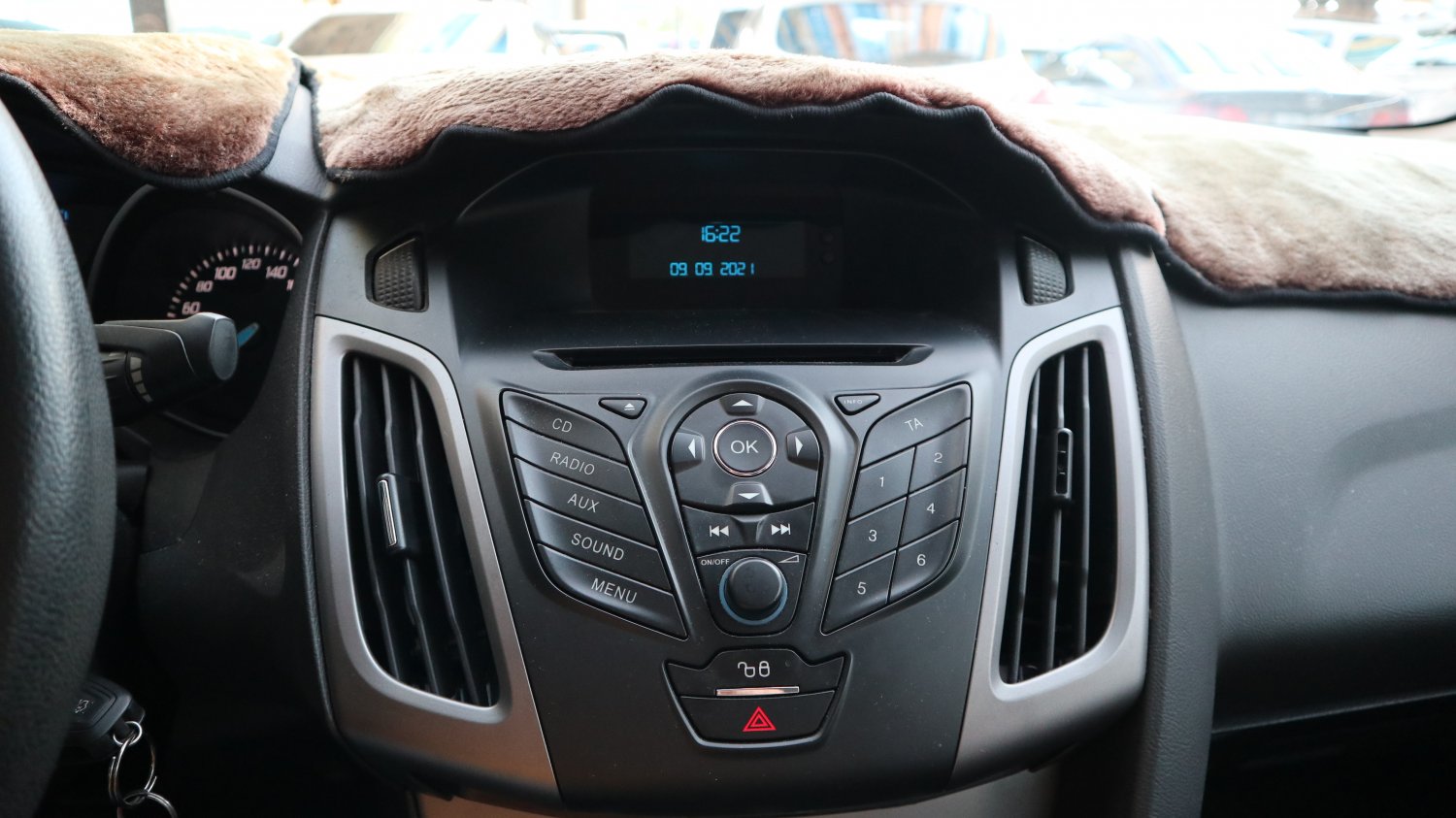 Ford 福特 ／ Focus ／ 2013年 ／ 2013年 Ford Focus 銀色 福特中古車 ／ MG車庫(台南)