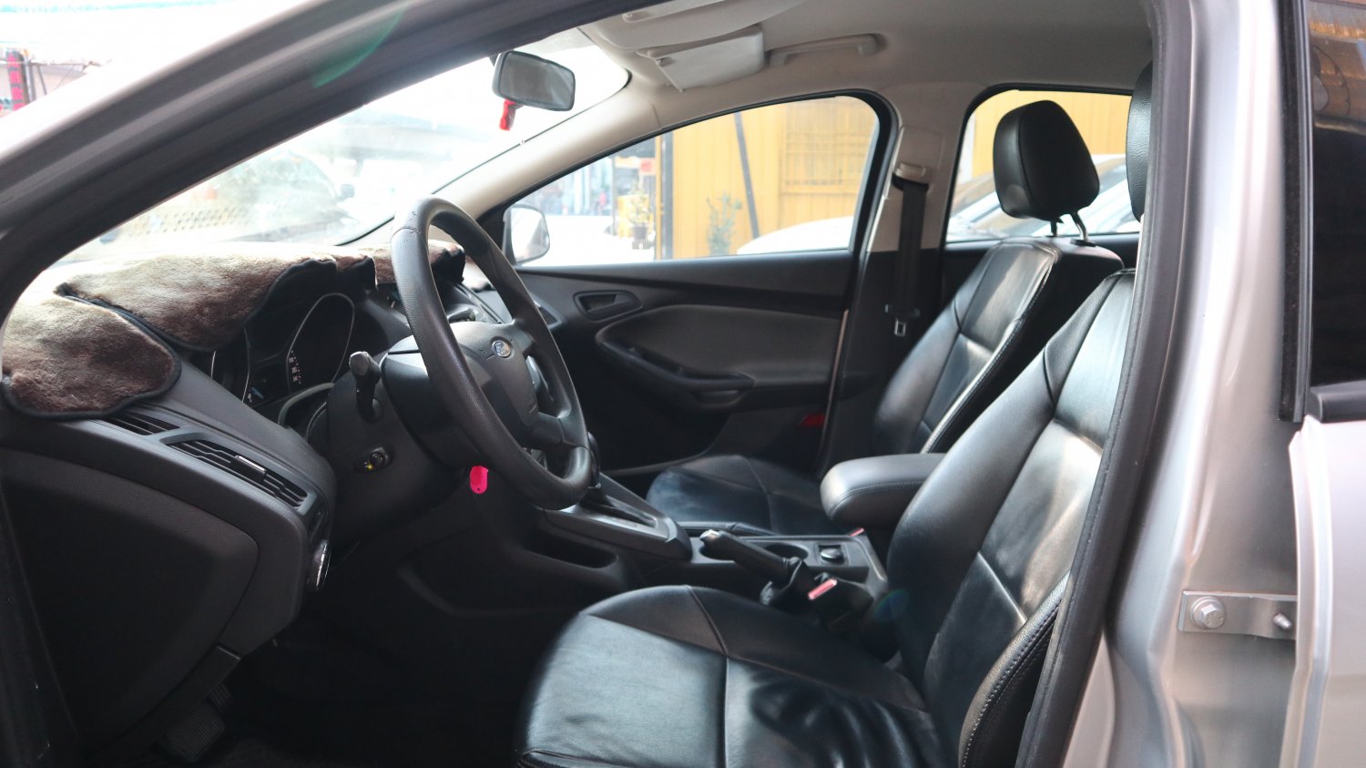Ford 福特 ／ Focus ／ 2013年 ／ 2013年 Ford Focus 銀色 福特中古車 ／ MG車庫(台南)