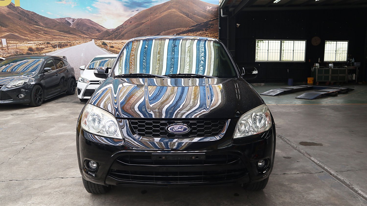 Ford 福特 ／ Escape ／ 2011年 ／ 2011年 Ford Escape 黑色 福特中古休旅車 ／ MG車庫(六甲)