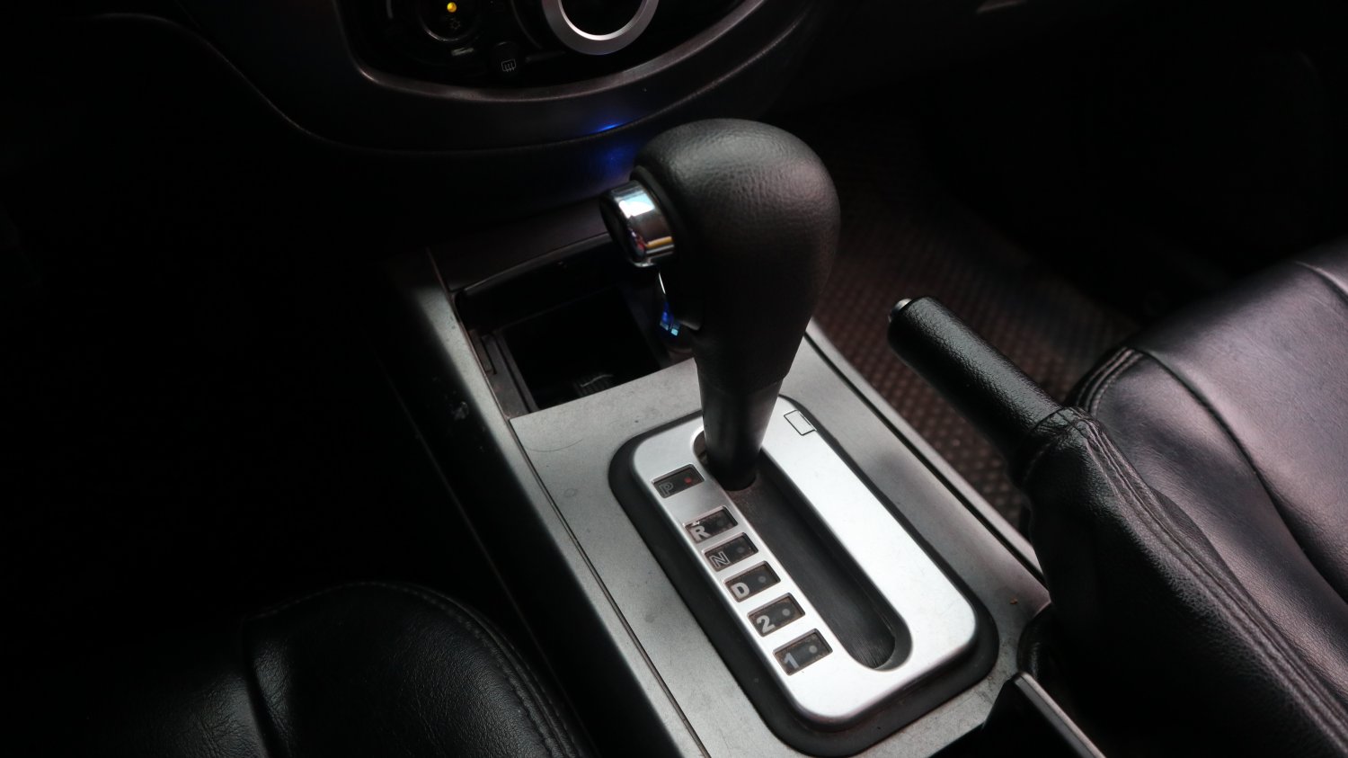 Ford 福特 ／ Escape ／ 2011年 ／ 2011年 Ford Escape 黑色 福特中古休旅車 ／ MG車庫(六甲)