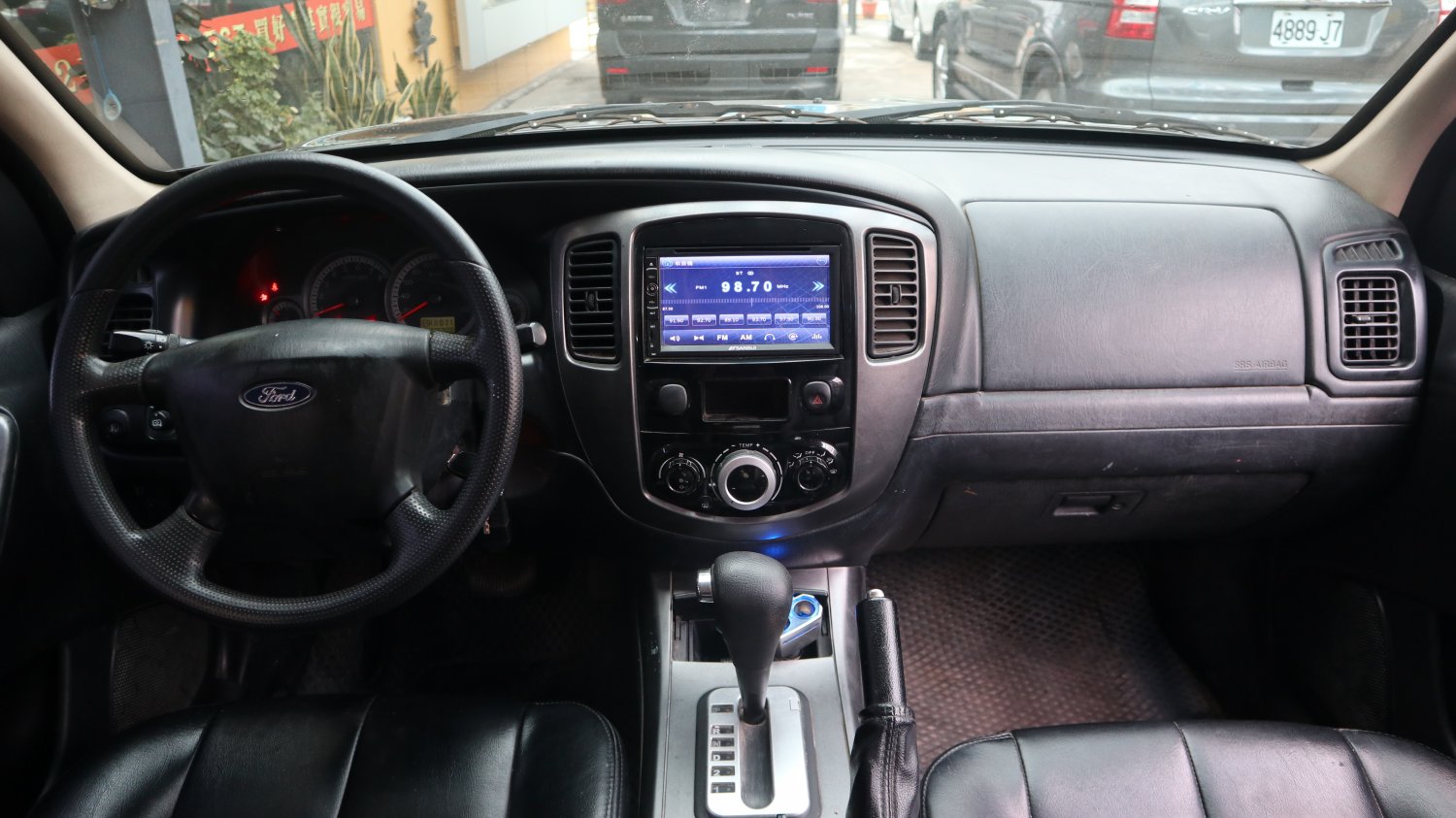 Ford 福特 ／ Escape ／ 2011年 ／ 2011年 Ford Escape 黑色 福特中古休旅車 ／ MG車庫(六甲)