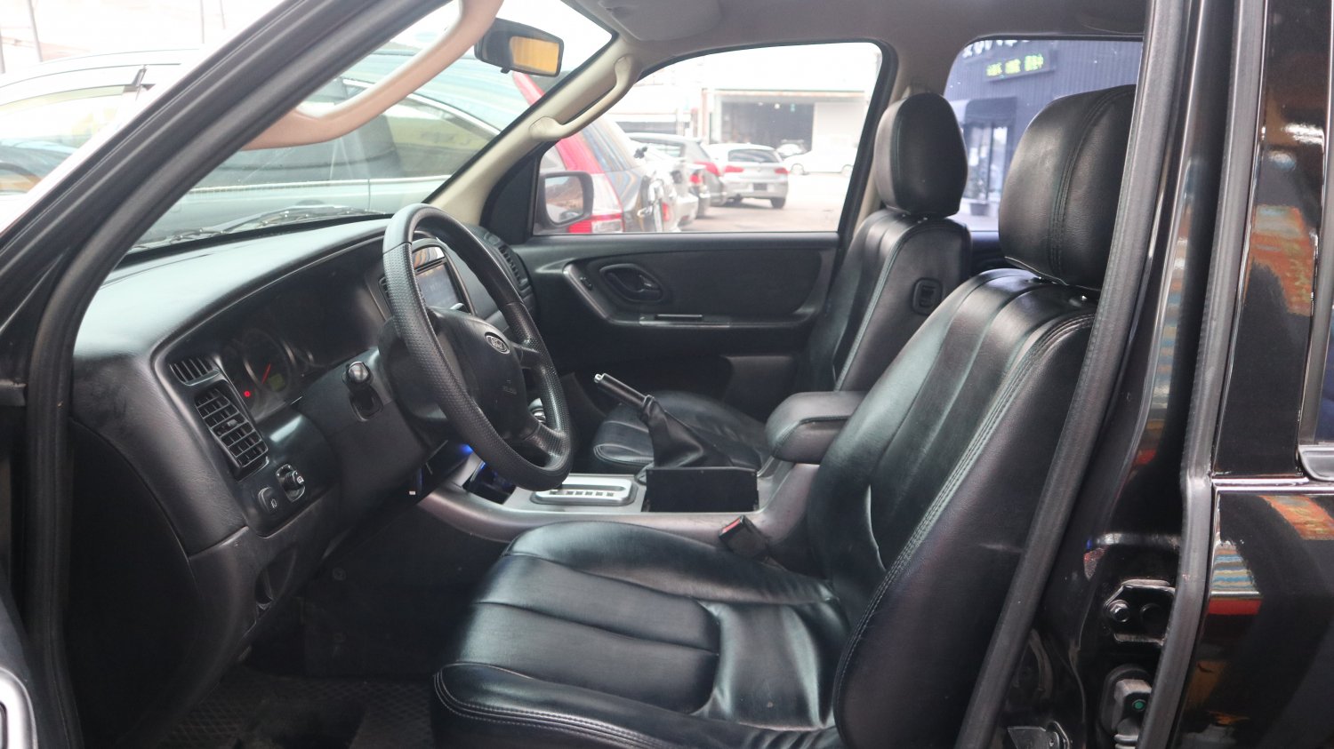 Ford 福特 ／ Escape ／ 2011年 ／ 2011年 Ford Escape 黑色 福特中古休旅車 ／ MG車庫(六甲)