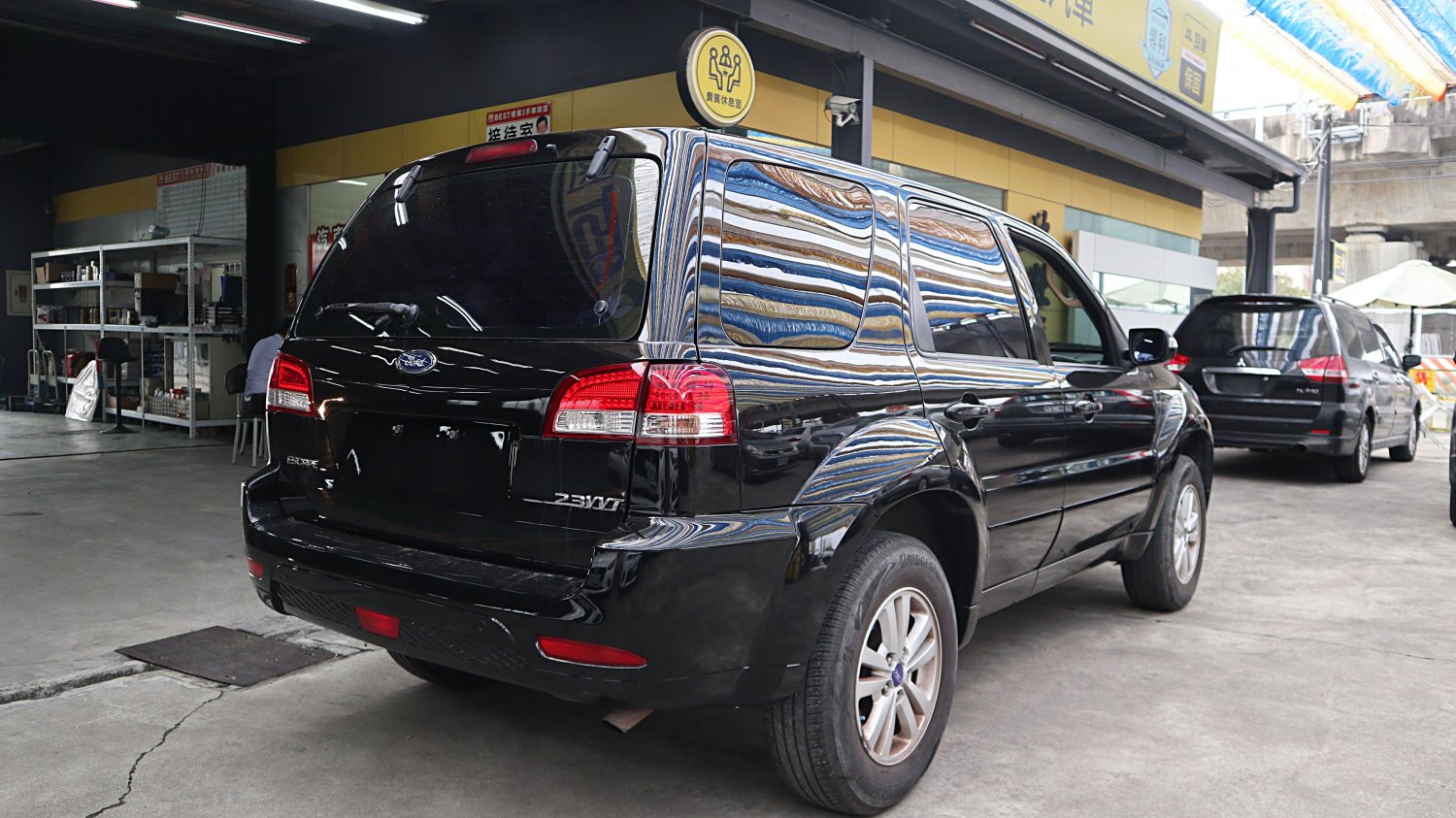 Ford 福特 ／ Escape ／ 2011年 ／ 2011年 Ford Escape 黑色 福特中古休旅車 ／ MG車庫(六甲)