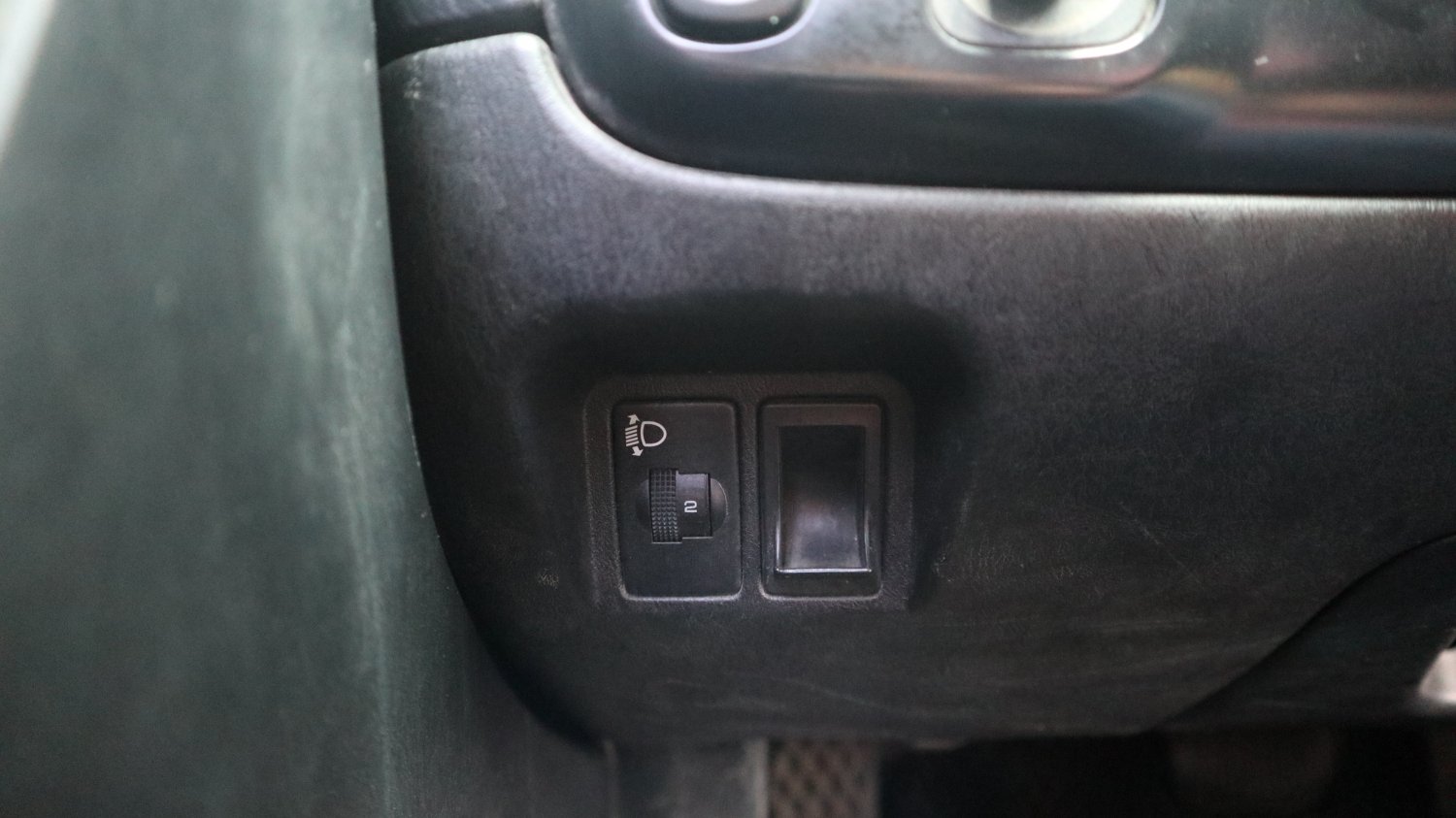 Ford 福特 ／ Escape ／ 2011年 ／ 2011年 Ford Escape 黑色 福特中古休旅車 ／ MG車庫(六甲)