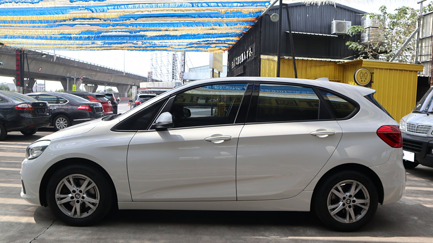 Bmw 寶馬 ／ 2-Series ／ 2015年 ／ 2015年 BMW 218d 白色 寶馬中古車 ／ 成交區