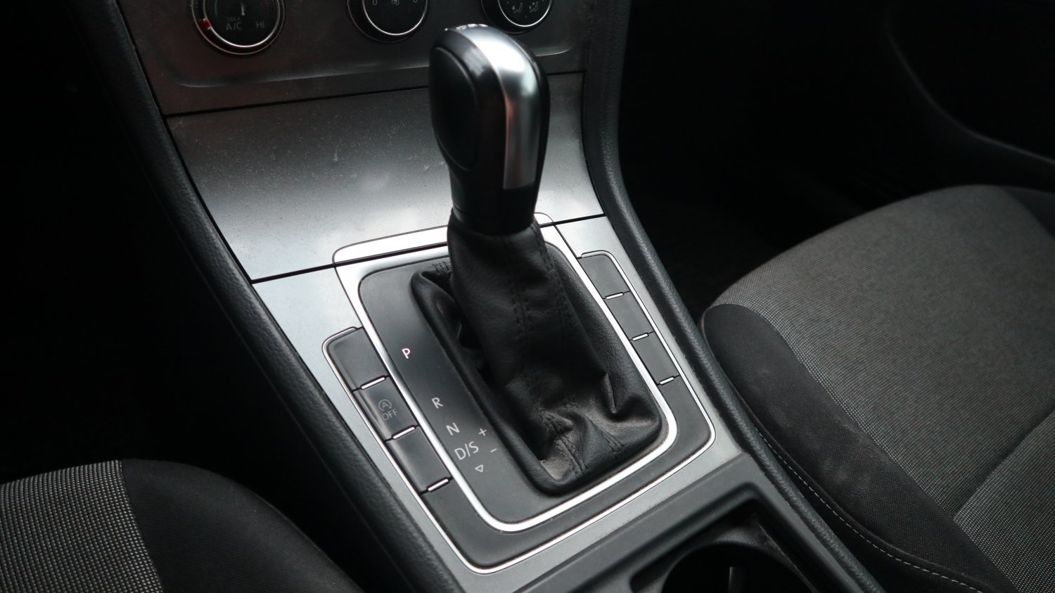 VW 福斯 ／ Golf ／ 2014年 ／ 2014年 VW Golf  藍色 福斯中古車 ／ 九肇匯元汽車 (台南)