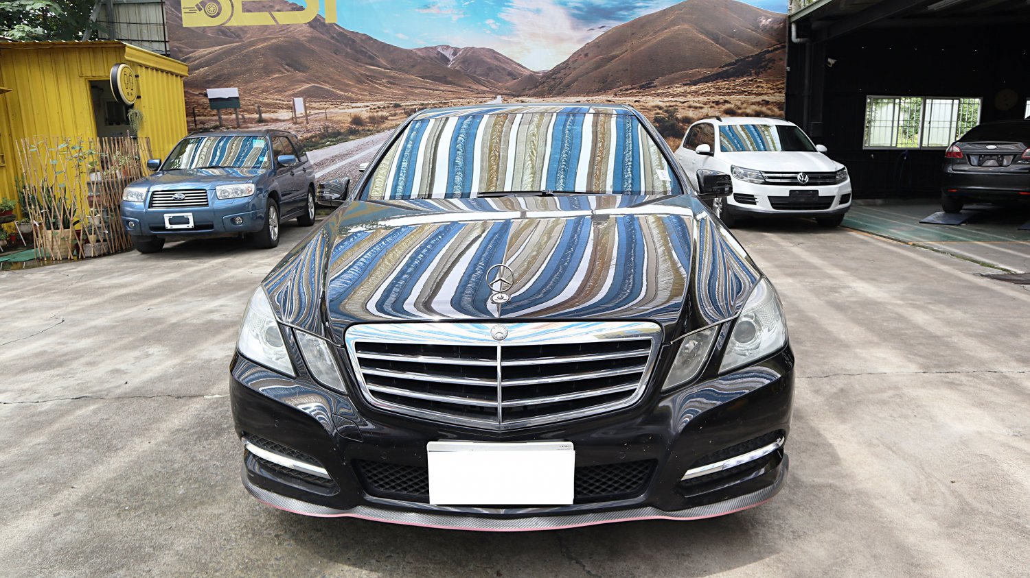 Benz 賓士 ／ E-Class ／ 2012年 ／ 2012年 Benz E200 黑色 賓士中古車 ／ 九肇匯元汽車 (台南)