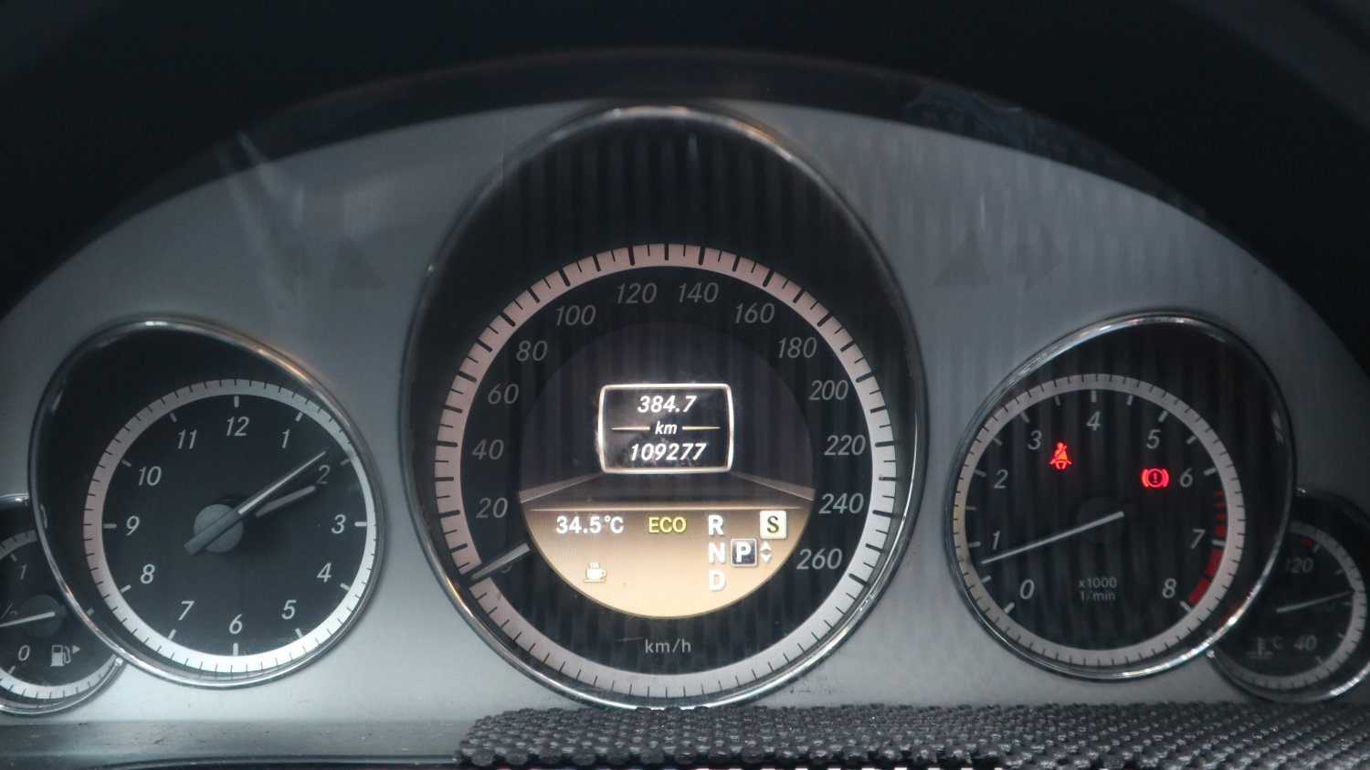 Benz 賓士 ／ E-Class ／ 2012年 ／ 2012年 Benz E200 黑色 賓士中古車 ／ 九肇匯元汽車 (台南)