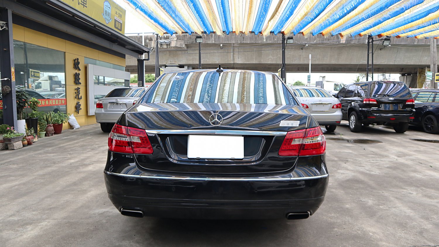 Benz 賓士 ／ E-Class ／ 2012年 ／ 2012年 Benz E200 黑色 賓士中古車 ／ 九州欣旺汽車 (台南)