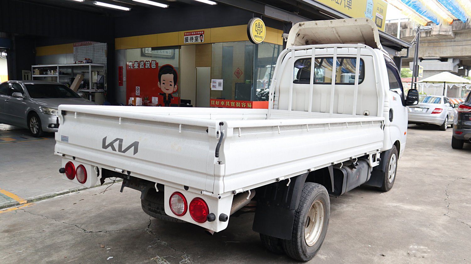 Kia 起亞 ／ Kaon ／ 2015年 ／ 2015年 KIA Kaon 白色 起亞中古貨車 ／ MG車庫(台南)