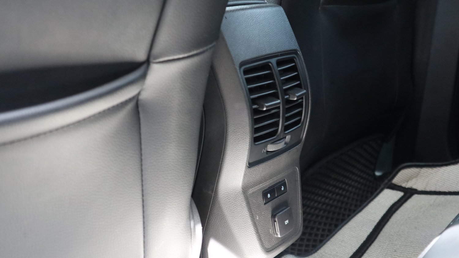 Ford 福特 ／ Kuga ／ 2018年 ／ 2018年 Ford Kuga 紅色 福特中古車 ／ 九肇匯元汽車 (台南)