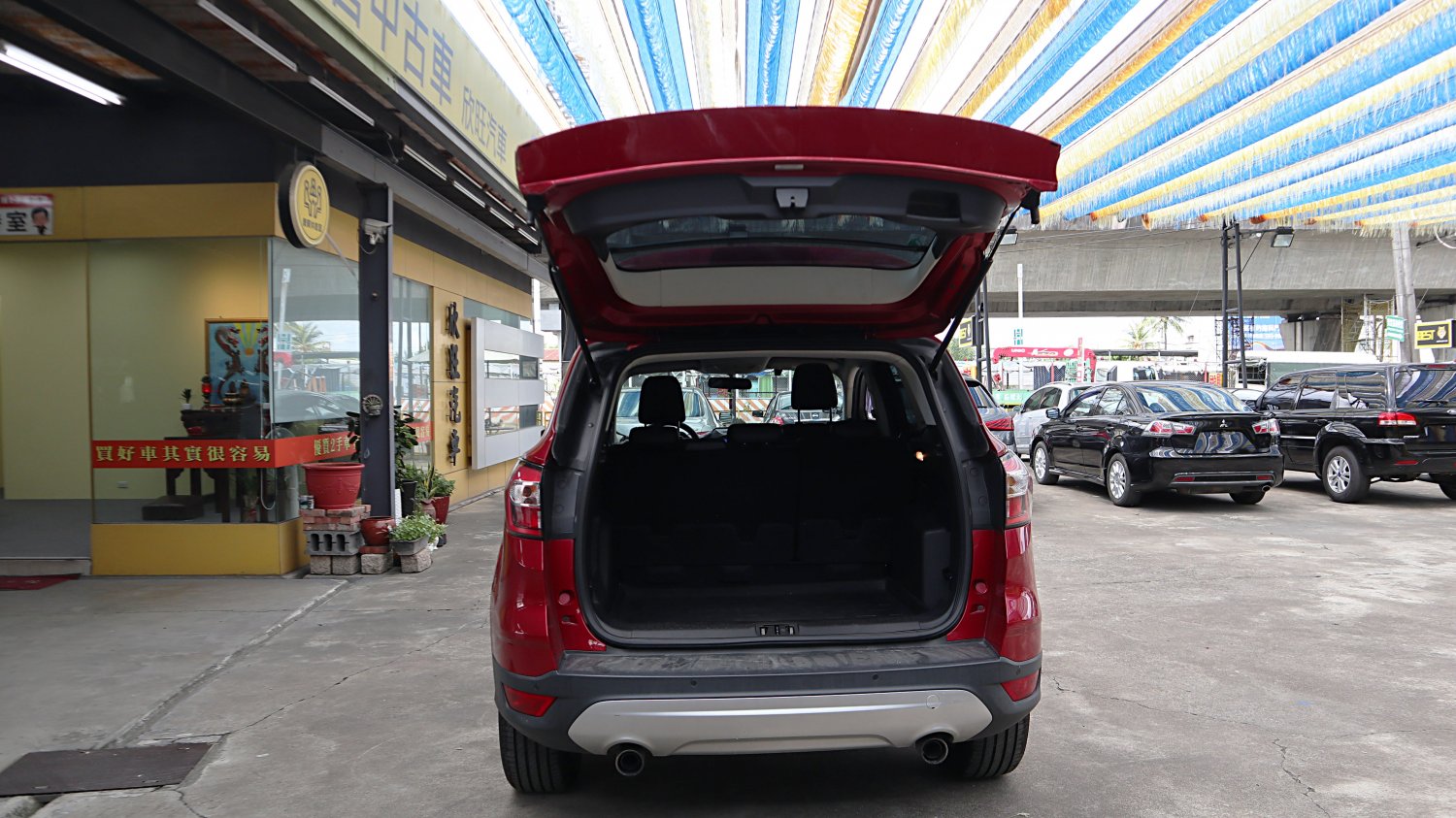 Ford 福特 ／ Kuga ／ 2018年 ／ 2018年 Ford Kuga 紅色 福特中古車 ／ 九肇匯元汽車 (台南)