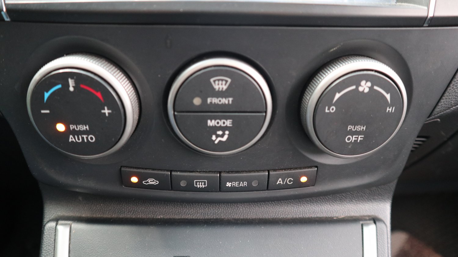 Mazda 馬自達 ／ Mazda 5 ／ 2013年 ／ 2013年 Mazda 5 銀色 馬自達中古休旅車 ／ 九肇匯元汽車 (台南)