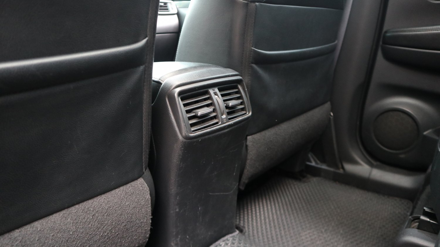 Nissan 日產 ／ X-Trail ／ 2015年 ／ 2015年Nissan X-Trail 白色 日產中古車 ／ 九州欣旺汽車 (台南)