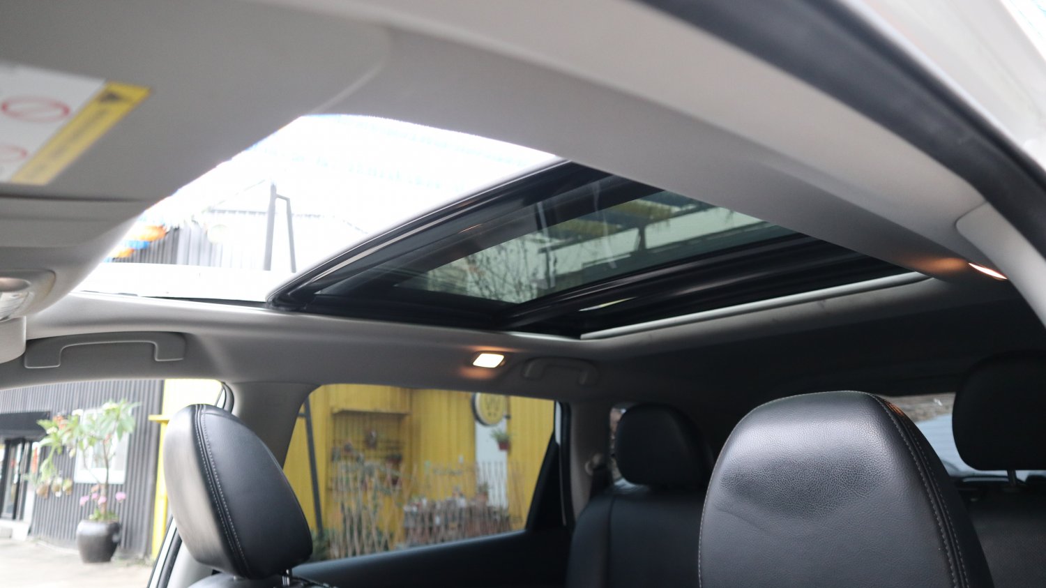 Nissan 日產 ／ X-Trail ／ 2015年 ／ 2015年Nissan X-Trail 白色 日產中古車 ／ 九州欣旺汽車 (台南)