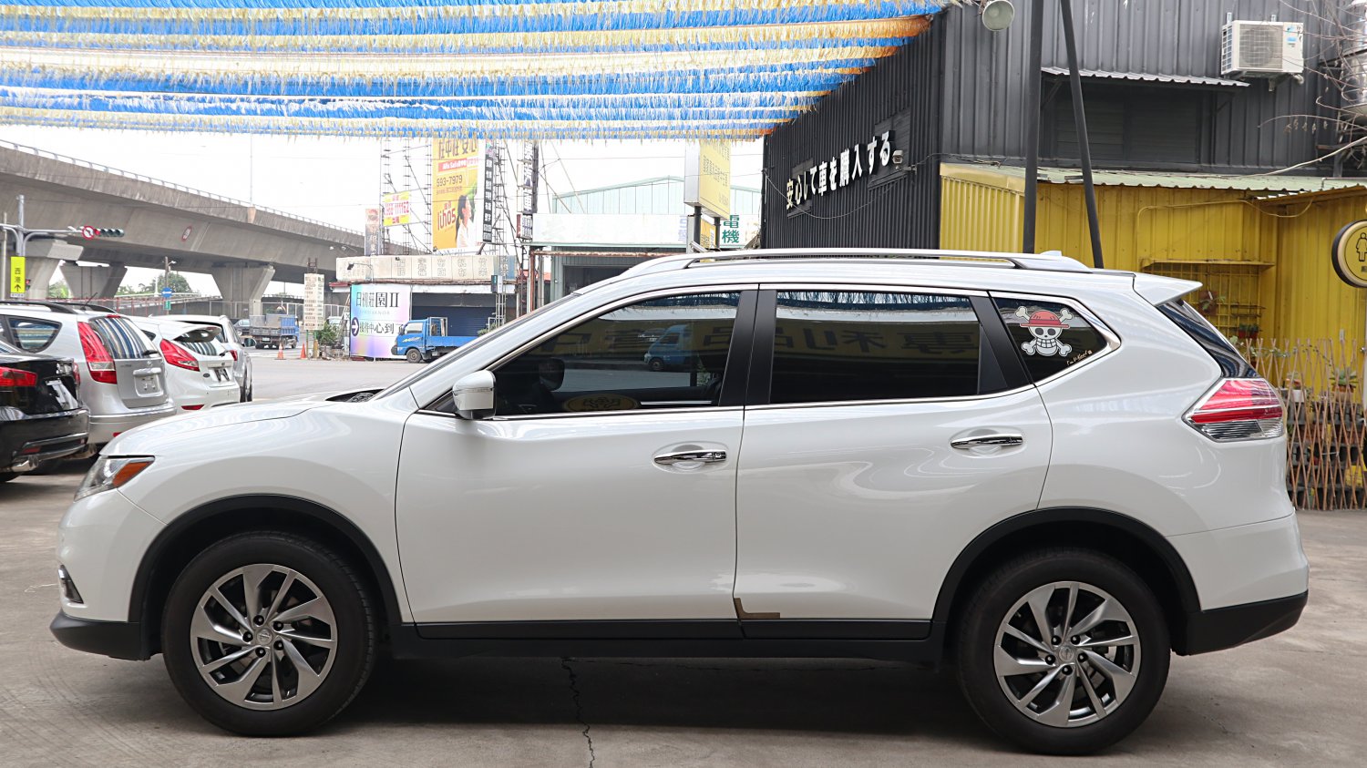 Nissan 日產 ／ X-Trail ／ 2015年 ／ 2015年Nissan X-Trail 白色 日產中古車 ／ 九州欣旺汽車 (台南)