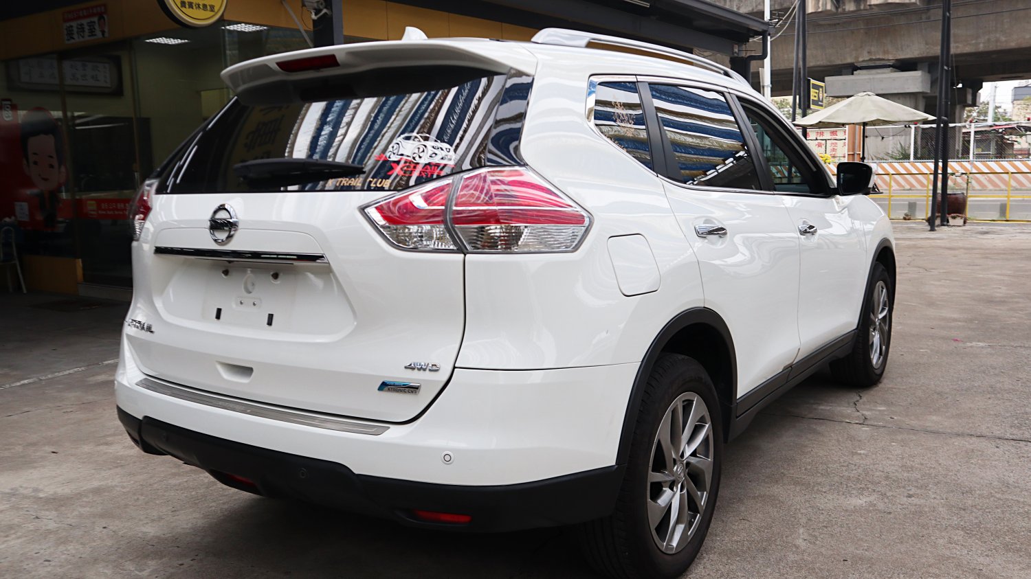 Nissan 日產 ／ X-Trail ／ 2015年 ／ 2015年Nissan X-Trail 白色 日產中古車 ／ 成交區