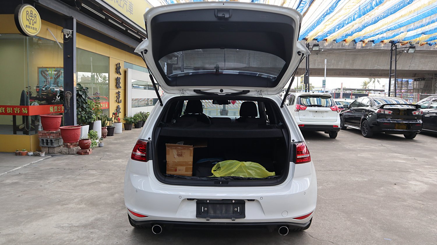 VW 福斯 ／ Golf ／ 2015年 ／ 2015年 VW Golf GTI 2.0  白色 福斯中古車 ／ 成交區