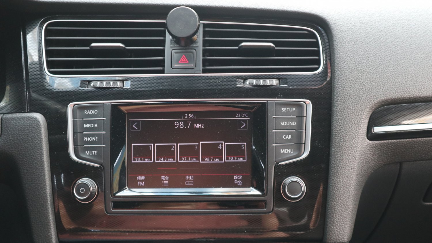 VW 福斯 ／ Golf ／ 2015年 ／ 2015年 VW Golf GTI 2.0  白色 福斯中古車 ／ 成交區