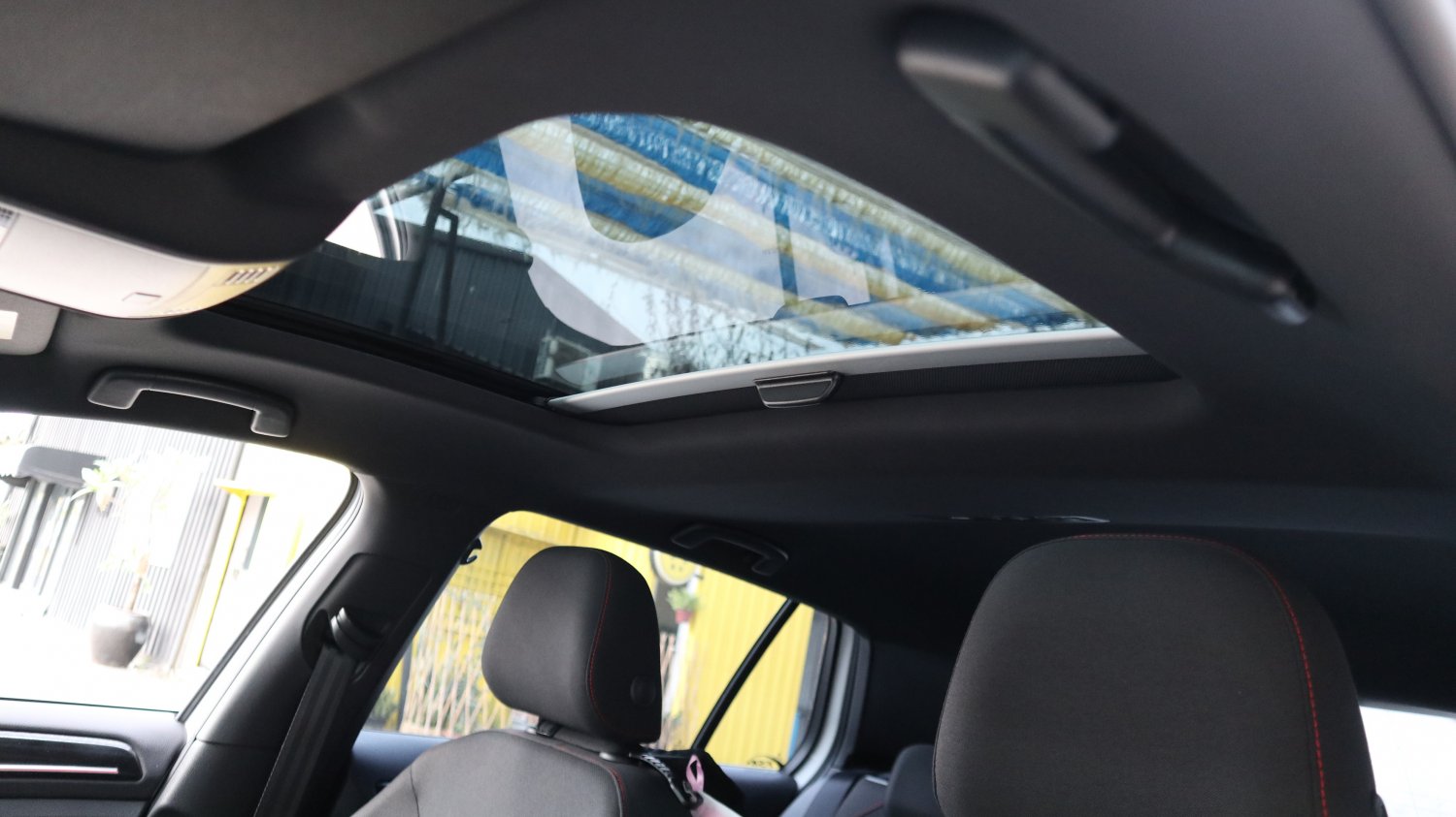 VW 福斯 ／ Golf ／ 2015年 ／ 2015年 VW Golf GTI 2.0  白色 福斯中古車 ／ 成交區