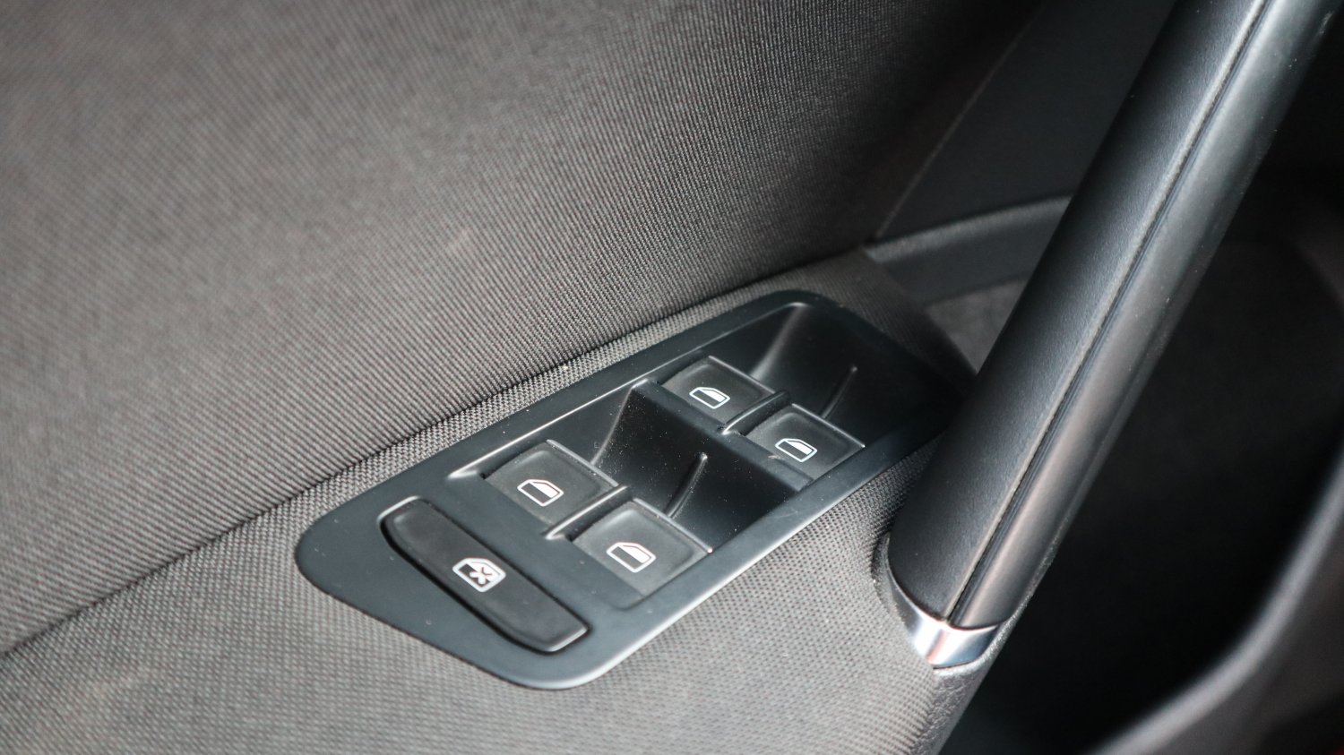 VW 福斯 ／ Golf ／ 2015年 ／ 2015年 VW Golf GTI 2.0  白色 福斯中古車 ／ 成交區