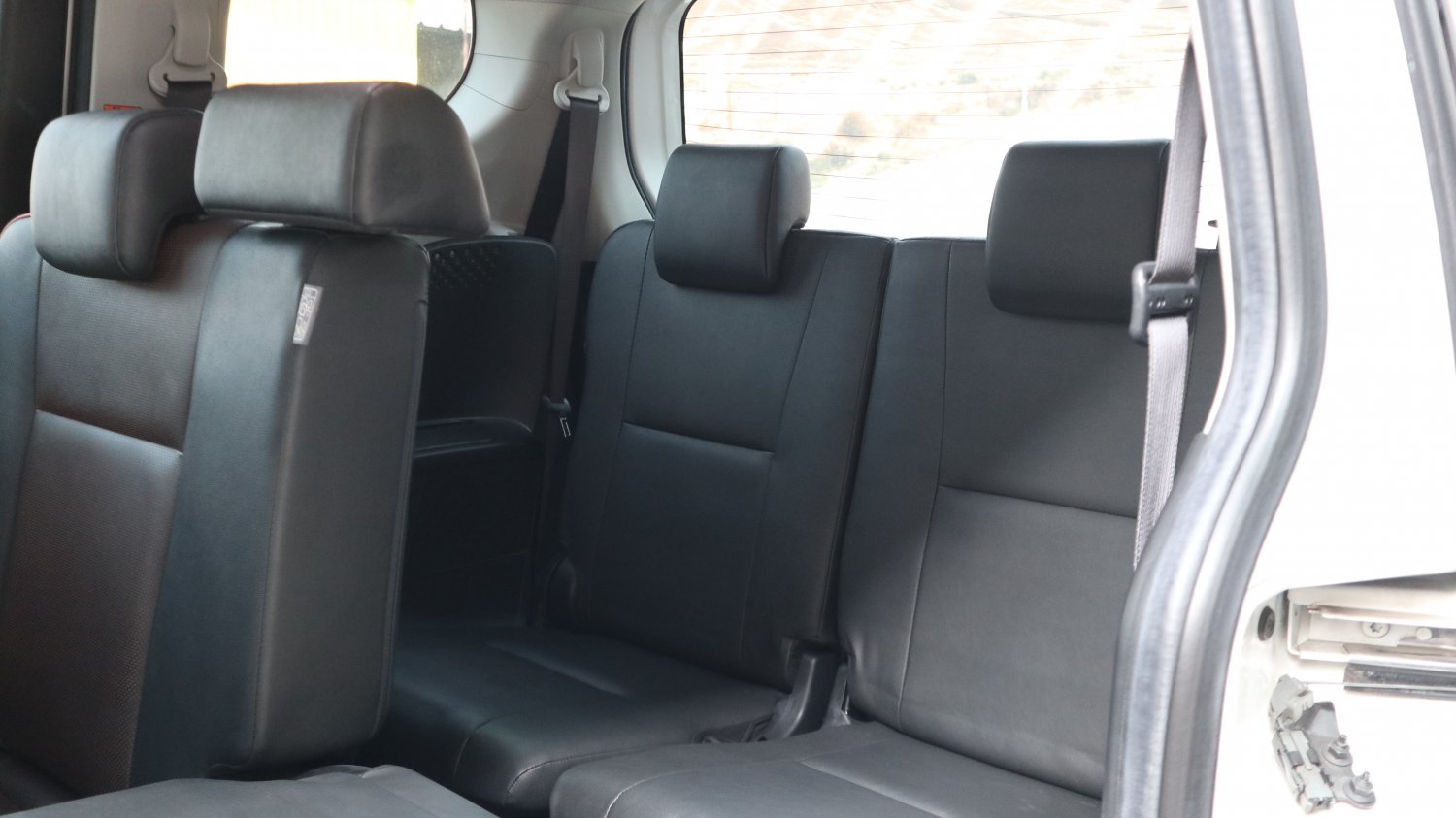 Toyota 豐田 ／ Sienta ／ 2016年 ／ 2016年Toyota Sienta 白色 豐田中古車 ／ 佳里興店(台南)