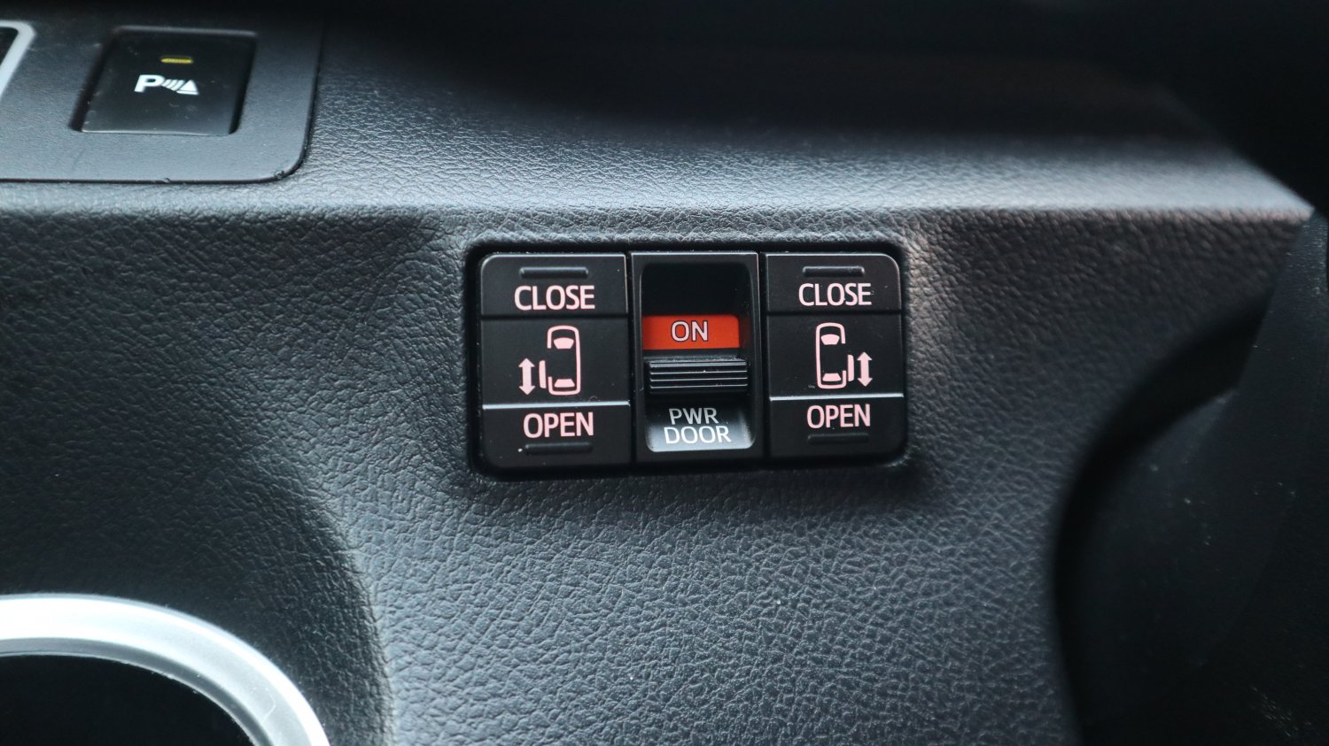 Toyota 豐田 ／ Sienta ／ 2016年 ／ 2016年Toyota Sienta 白色 豐田中古車 ／ 佳里興店(台南)