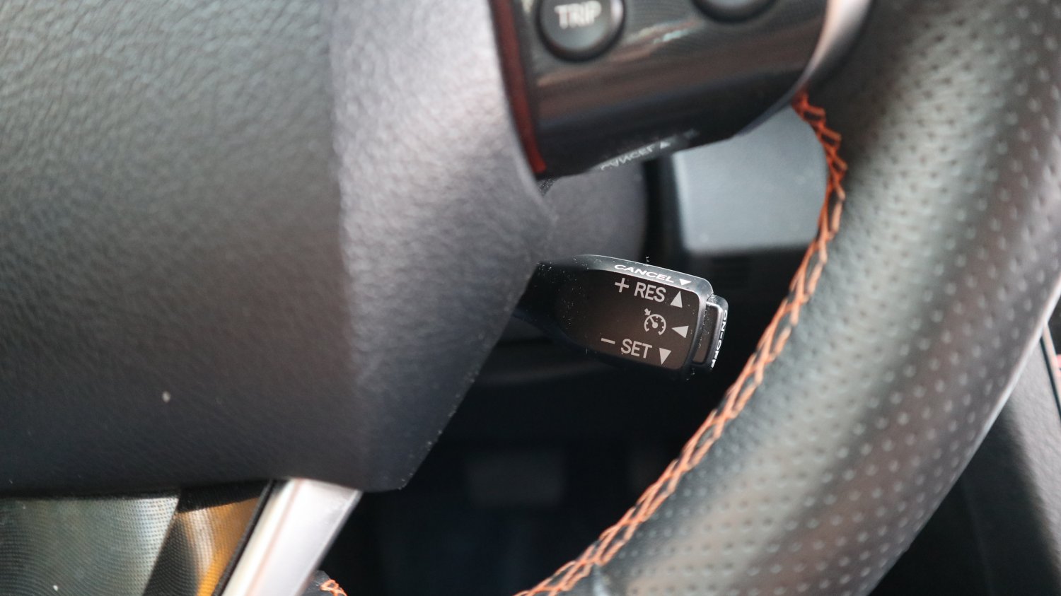 Toyota 豐田 ／ Sienta ／ 2016年 ／ 2016年Toyota Sienta 白色 豐田中古車 ／ 佳里興店(台南)
