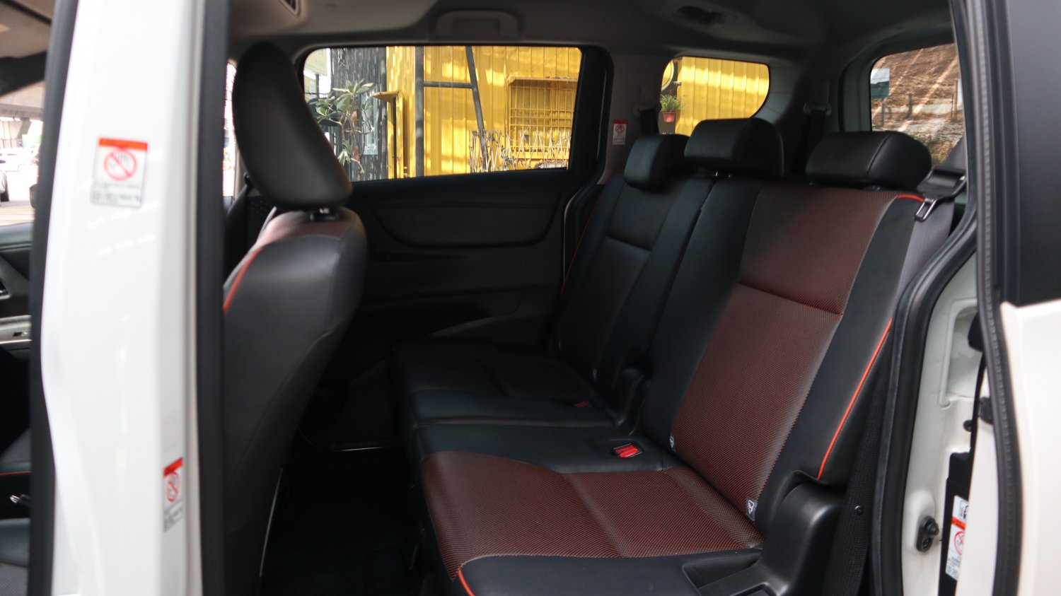 Toyota 豐田 ／ Sienta ／ 2016年 ／ 2016年Toyota Sienta 白色 豐田中古車 ／ 佳里興店(台南)