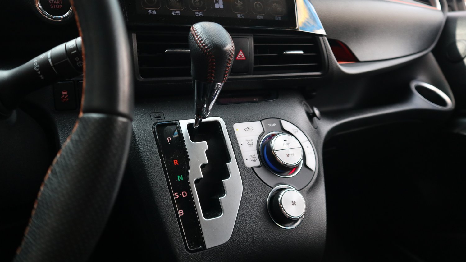 Toyota 豐田 ／ Sienta ／ 2016年 ／ 2016年Toyota Sienta 白色 豐田中古車 ／ 佳里興店(台南)