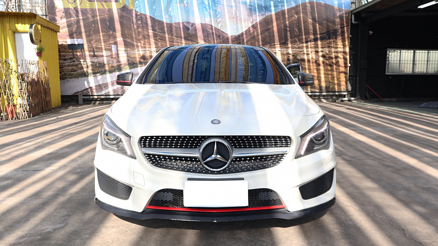 Benz 賓士 ／ CLA-Class ／ 2015年 ／ 2015年 Benz Cla250 總代理 白色 賓士中古車 ／ 車輛外調中