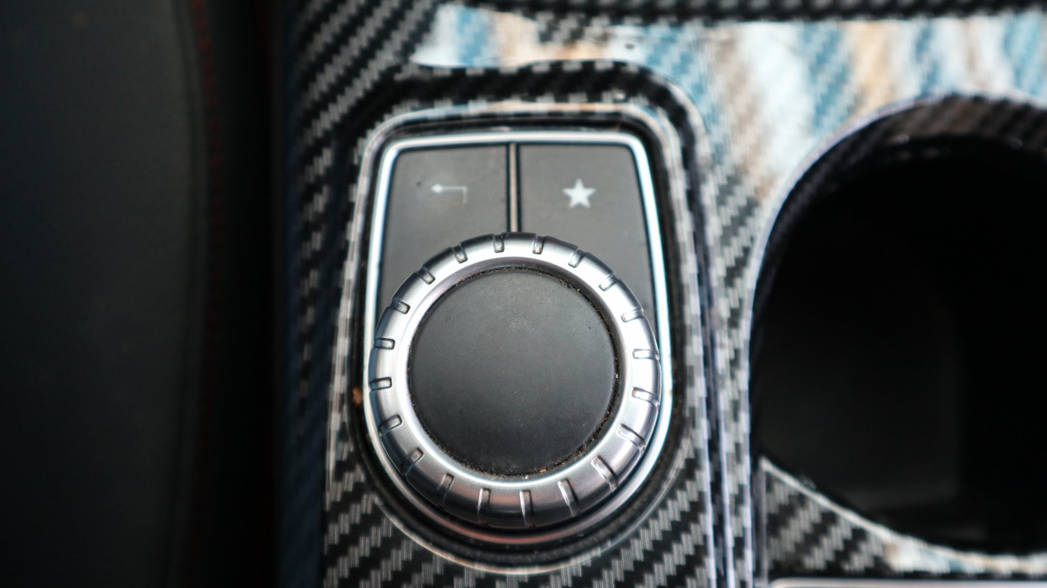 Benz 賓士 ／ CLA-Class ／ 2015年 ／ 2015年 Benz Cla250 總代理 白色 賓士中古車 ／ 車輛外調中