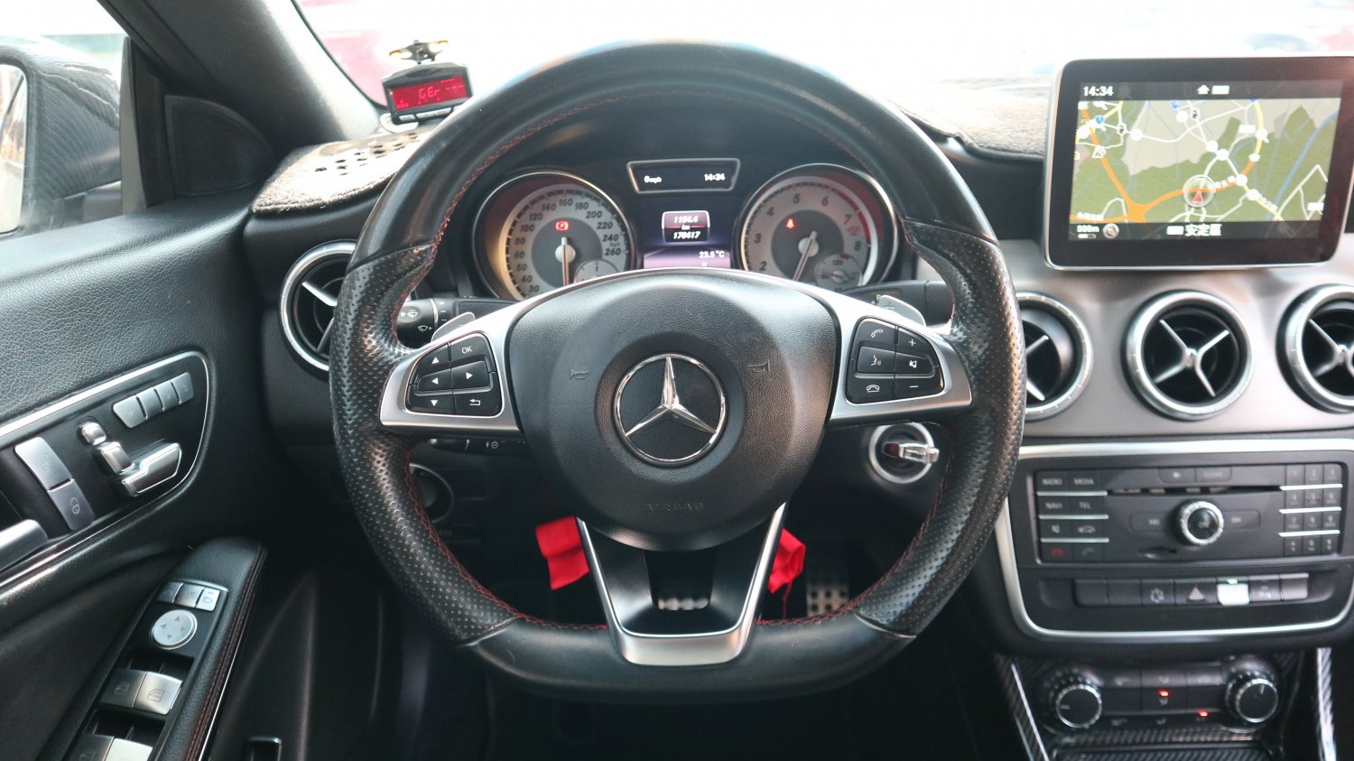 Benz 賓士 ／ CLA-Class ／ 2015年 ／ 2015年 Benz Cla250 總代理 白色 賓士中古車 ／ 車輛外調中