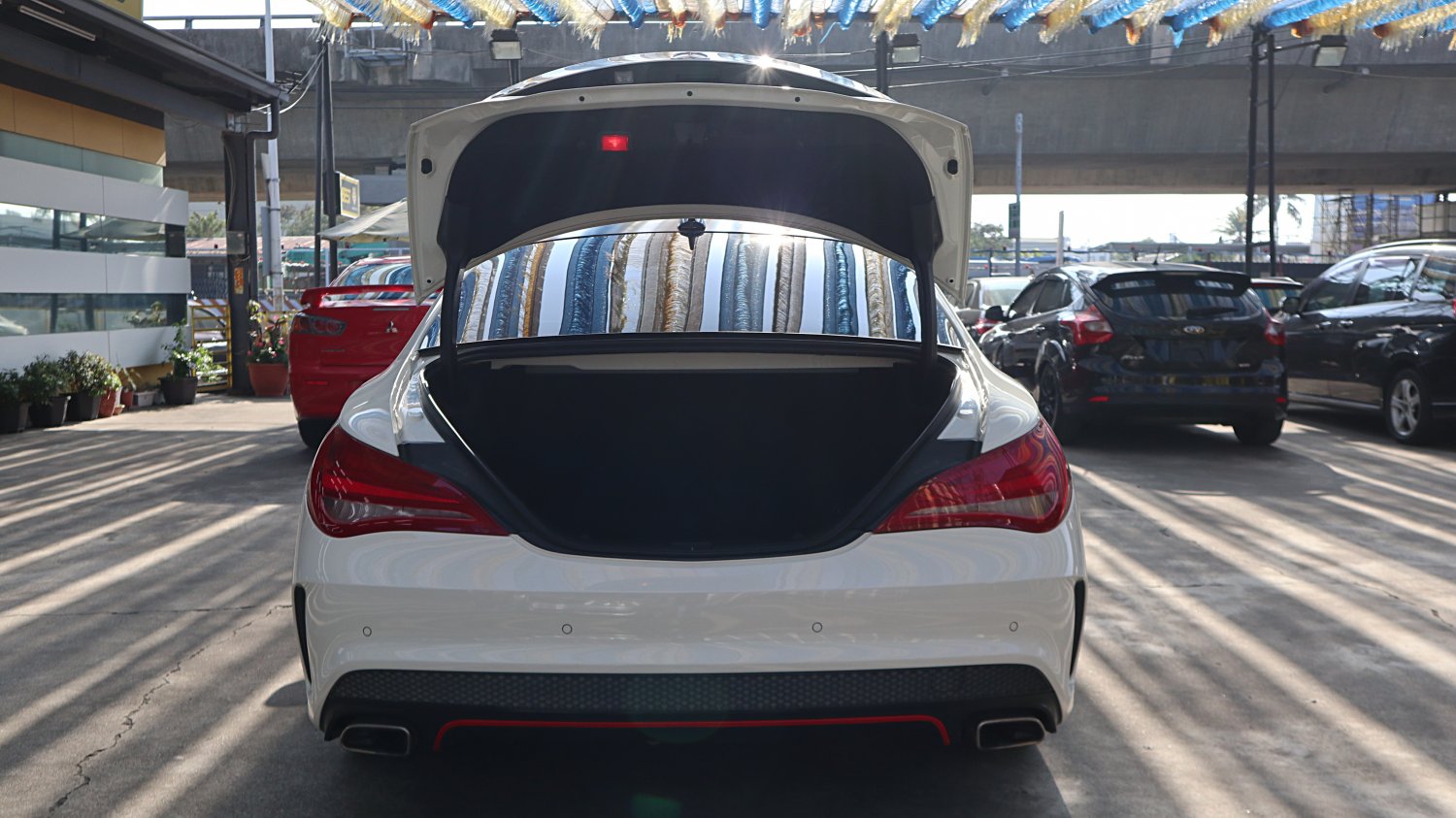 Benz 賓士 ／ CLA-Class ／ 2015年 ／ 2015年 Benz Cla250 總代理 白色 賓士中古車 ／ 車輛外調中