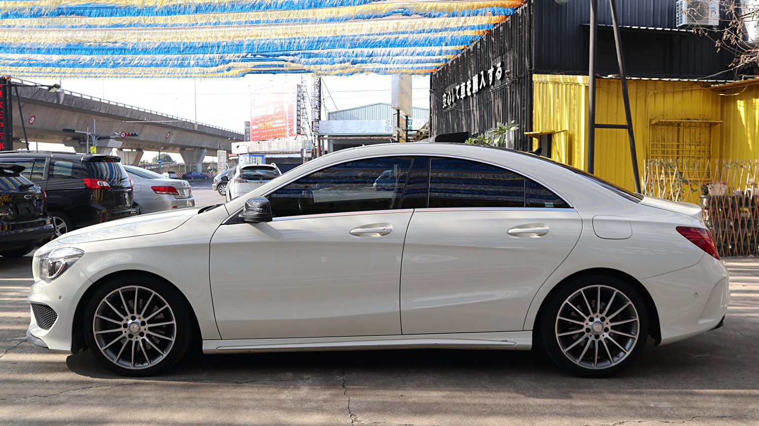 Benz 賓士 ／ CLA-Class ／ 2015年 ／ 2015年 Benz Cla250 總代理 白色 賓士中古車 ／ 車輛外調中