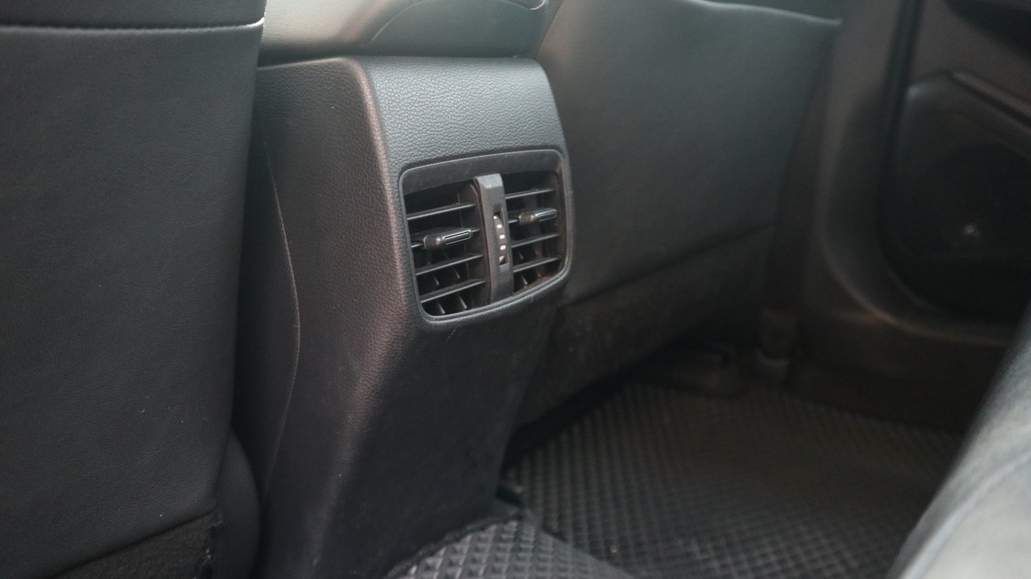 Toyota 豐田 ／ Altis ／ 2019年 ／ 2019年Toyota Altis 白色 豐田中古車 ／ 成交區