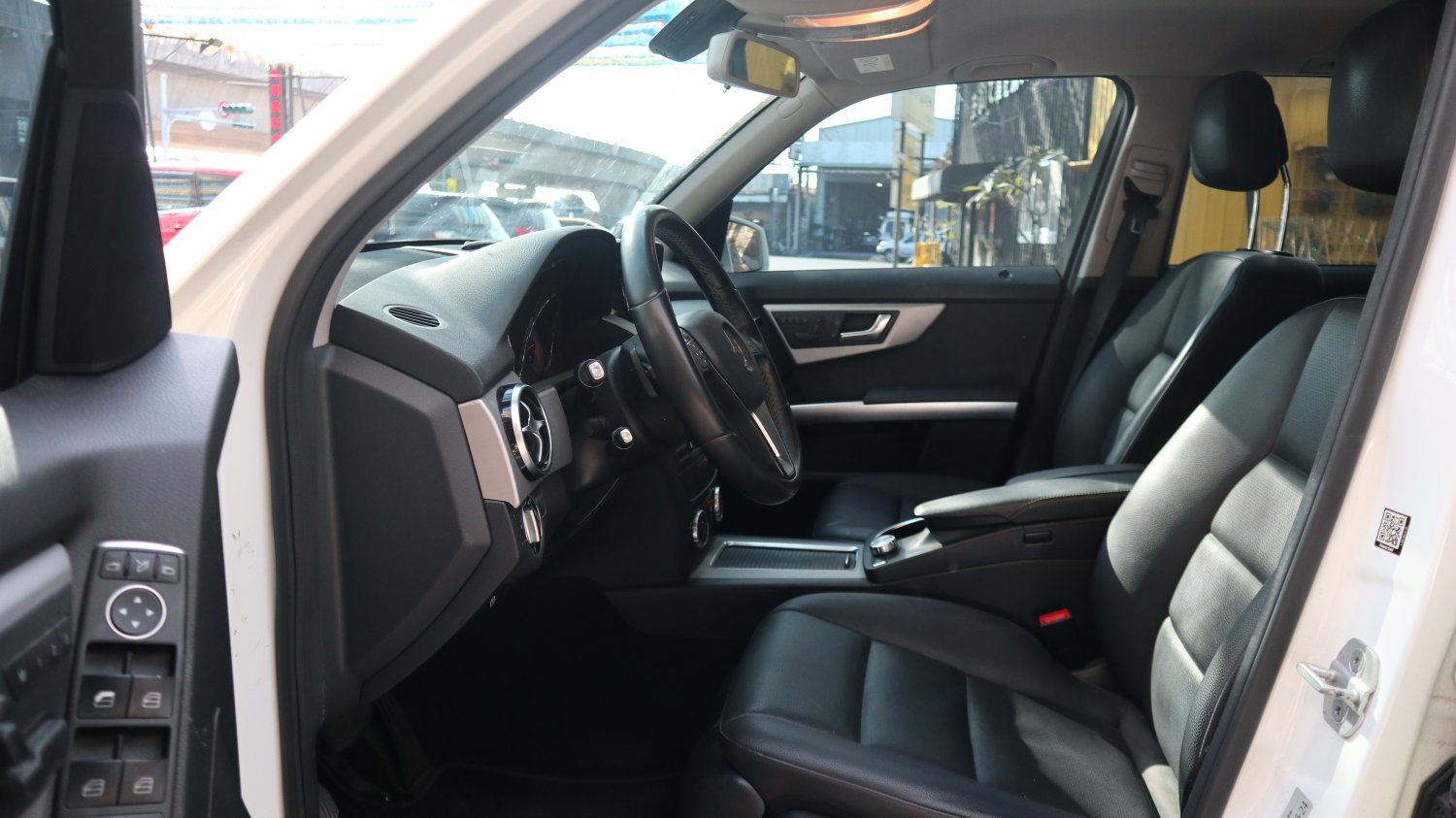 Benz 賓士 ／ GLK-Class ／ 2015年 ／ 2015年 Benz GLK220 白色 賓士休旅車 ／ 九肇匯元汽車 (台南)