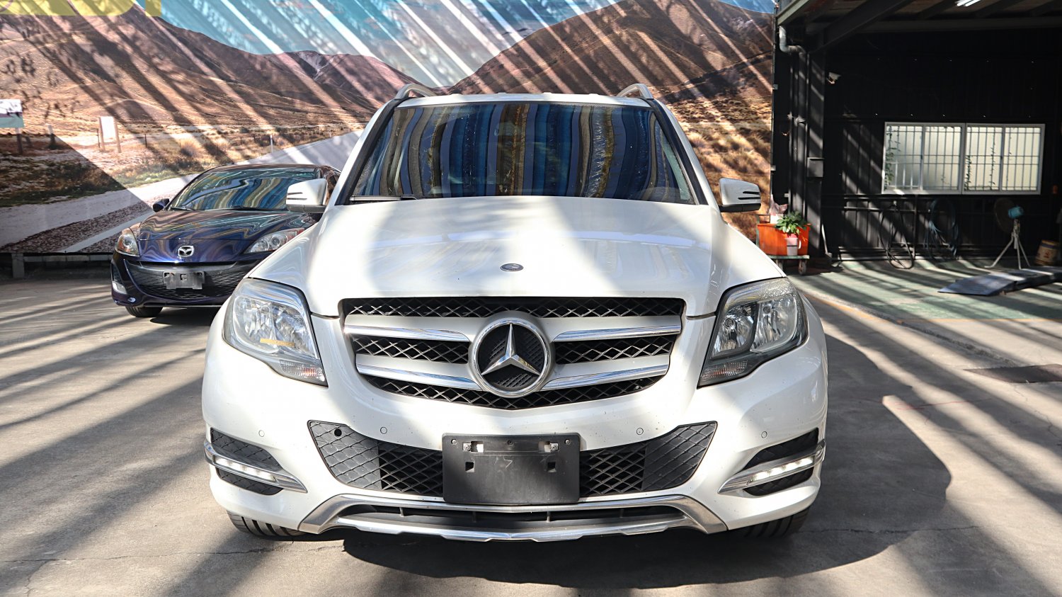 Benz 賓士 ／ GLK-Class ／ 2015年 ／ 2015年 Benz GLK220 白色 賓士休旅車 ／ 九肇匯元汽車 (台南)