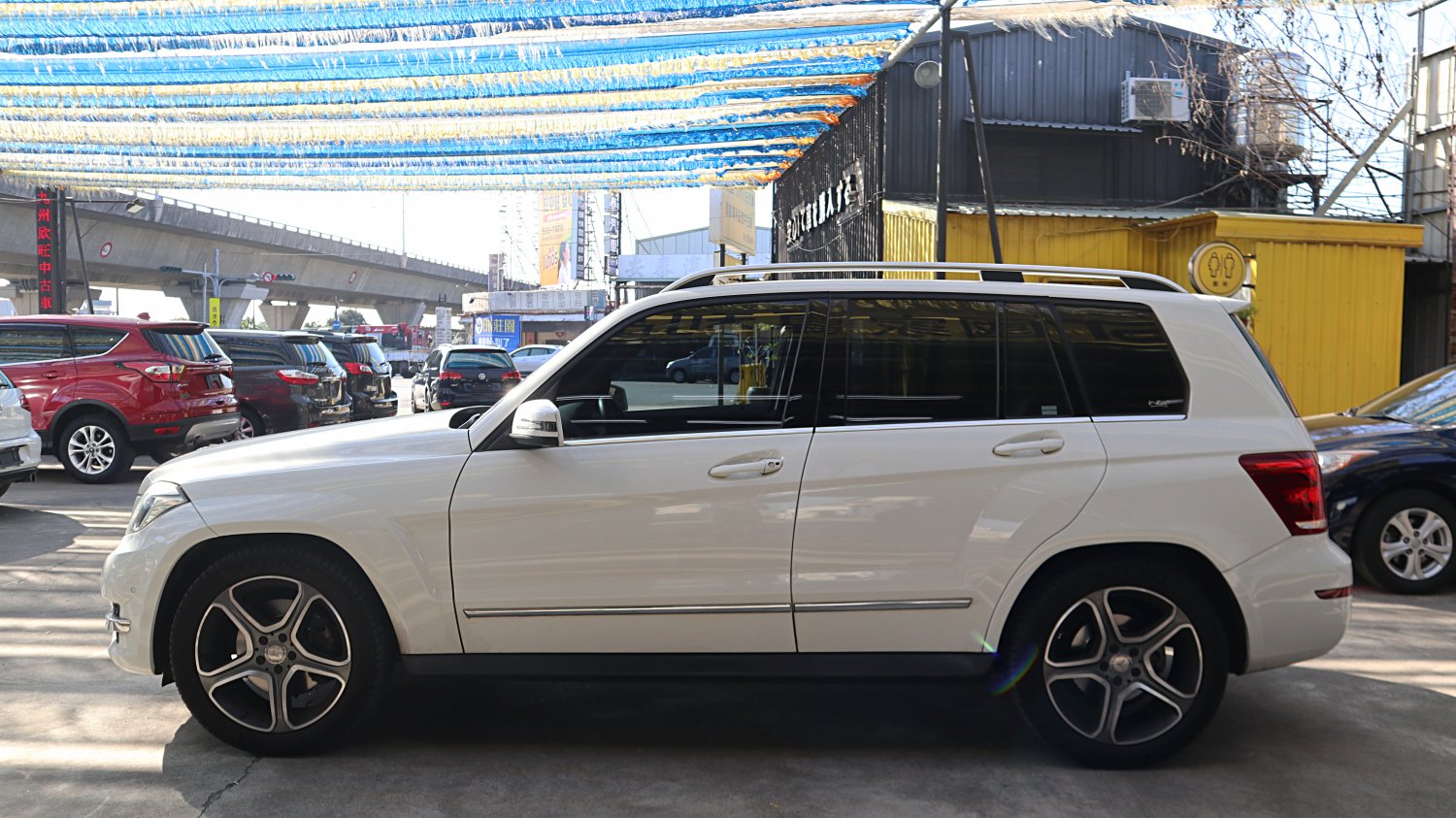 Benz 賓士 ／ GLK-Class ／ 2015年 ／ 2015年 Benz GLK220 白色 賓士休旅車 ／ 九肇匯元汽車 (台南)