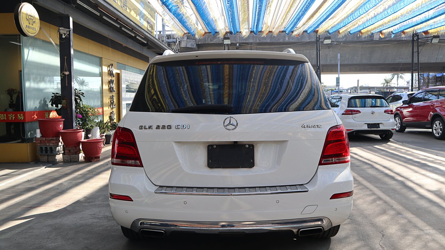 Benz 賓士 ／ GLK-Class ／ 2015年 ／ 2015年 Benz GLK220 白色 賓士休旅車 ／ 九肇匯元汽車 (台南)